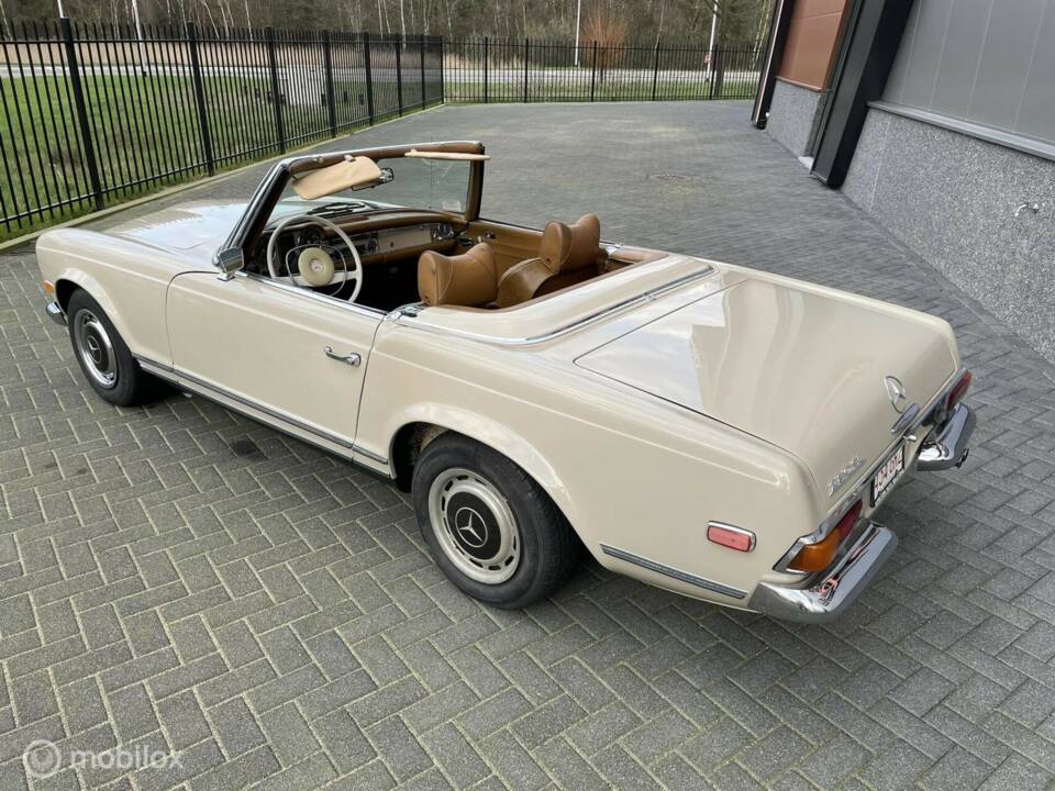 Afbeelding 13/20 van Mercedes-Benz 280 SL (1970)