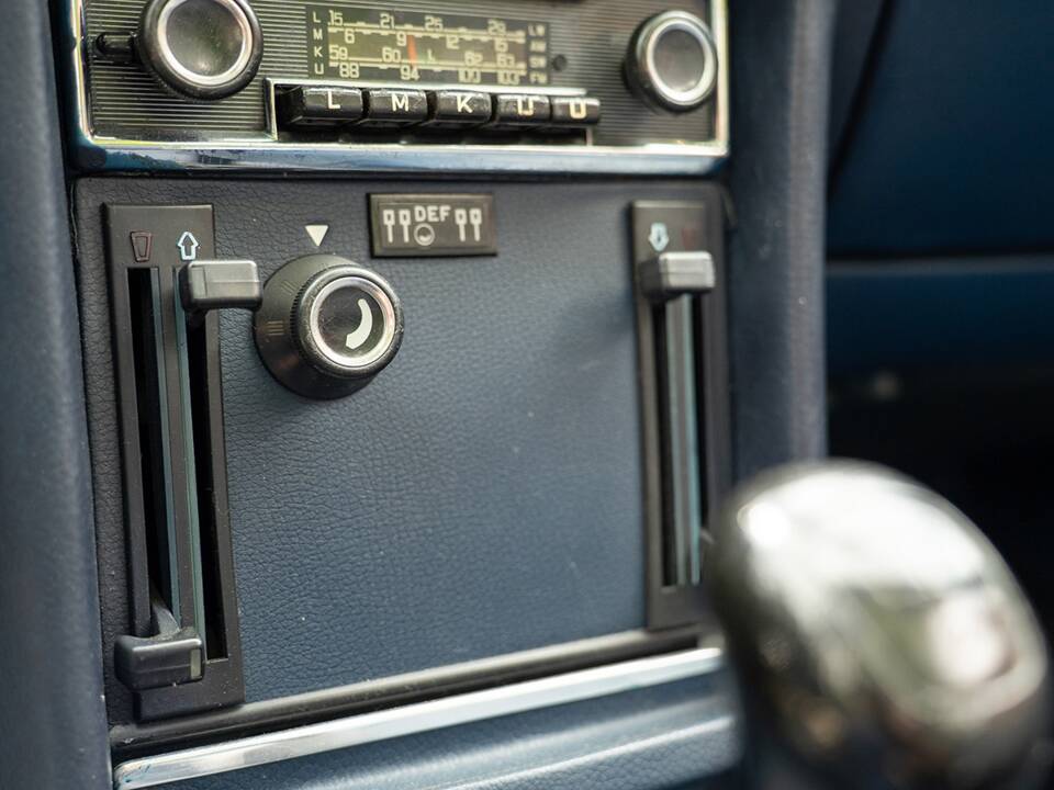 Bild 34/47 von Mercedes-Benz 280 SL (1977)