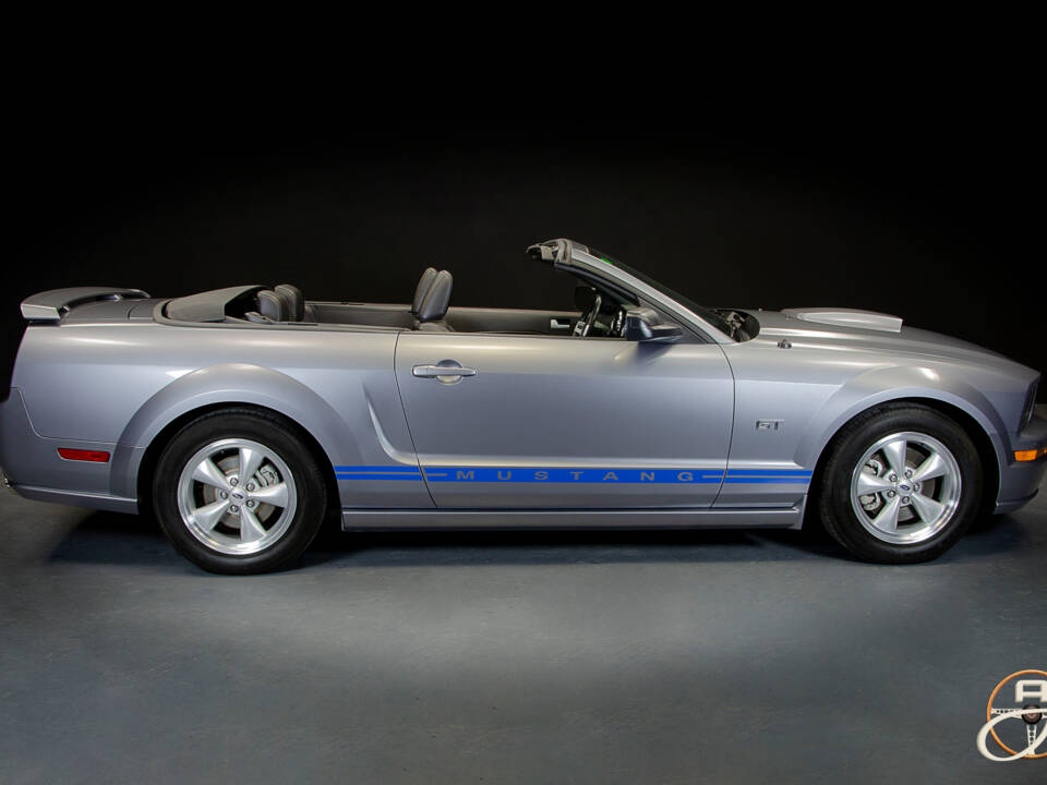 Image 6/27 of Ford Mustang GT (2005)