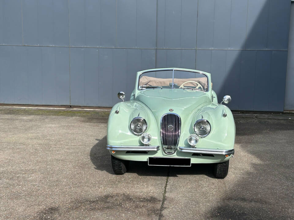 Image 3/24 of Jaguar XK 120 DHC (1953)