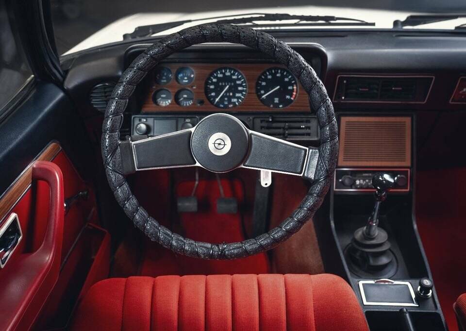 Afbeelding 10/15 van Opel Commodore 2,8 GS/E (1973)