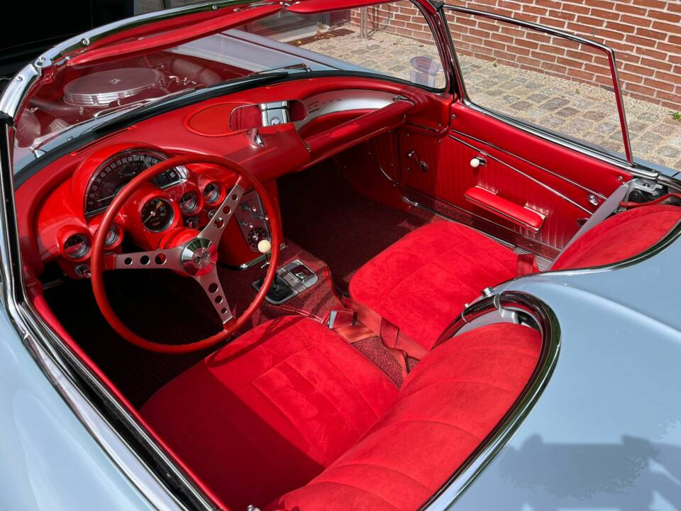 Image 77/78 of Chevrolet Corvette (1962)
