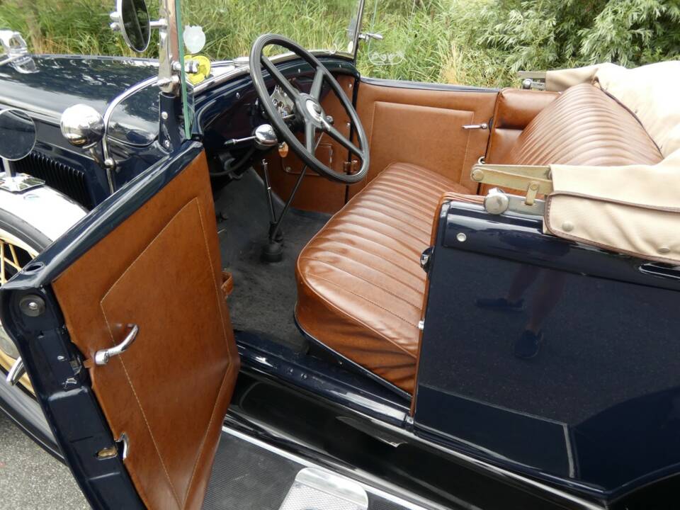 Image 16/19 of Ford Model A De Luxe (1930)