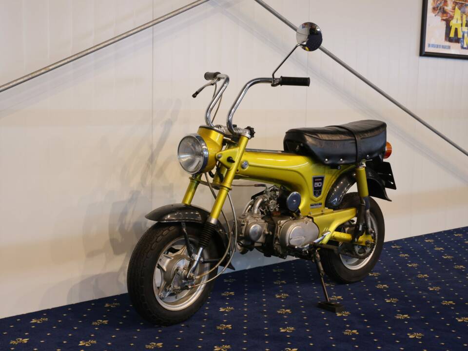 Image 18/25 of Honda ST 50 Dax (1900)