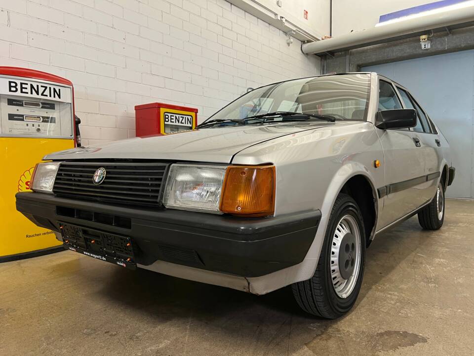 Image 2/18 de Alfa Romeo Arna 1.3 SL (1984)