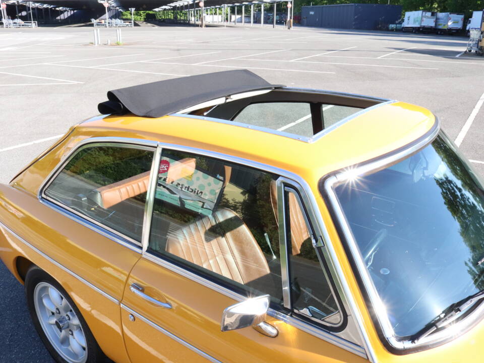 Image 12/19 of MG MGB GT (1978)