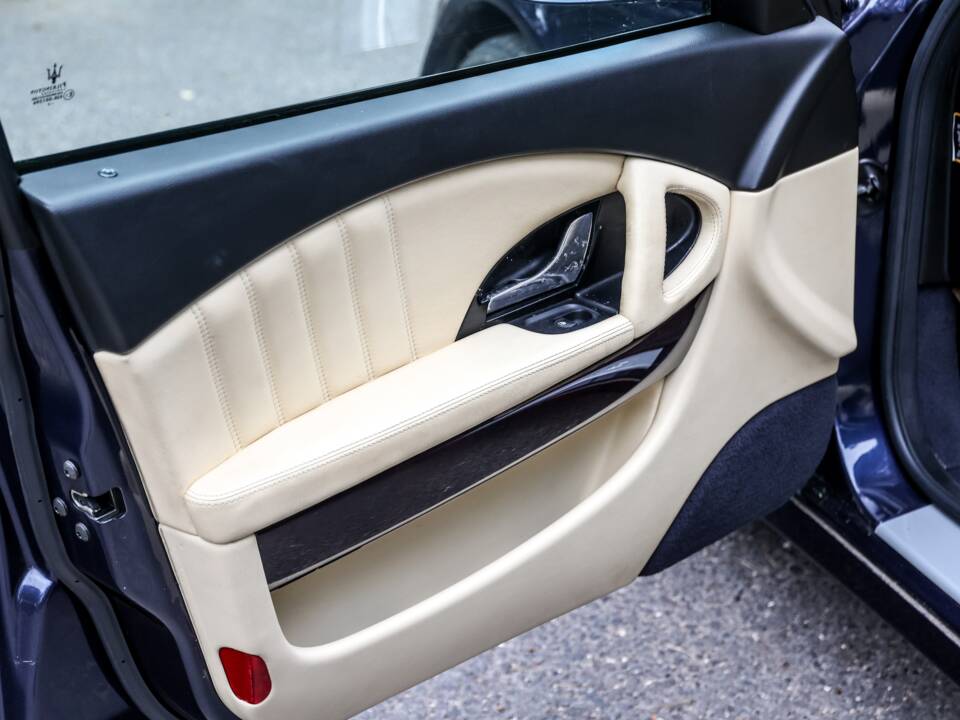 Bild 9/43 von Maserati Quattroporte 4.2 (2004)