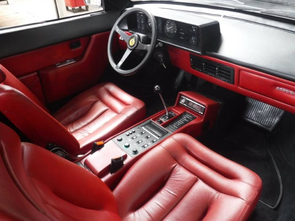 Bild 5/50 von Ferrari Mondial Quattrovalvole (1983)