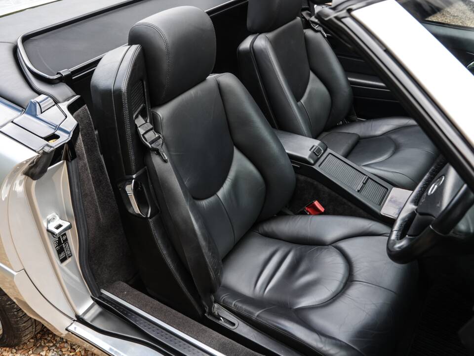Image 23/43 of Mercedes-Benz SL 280 (2002)