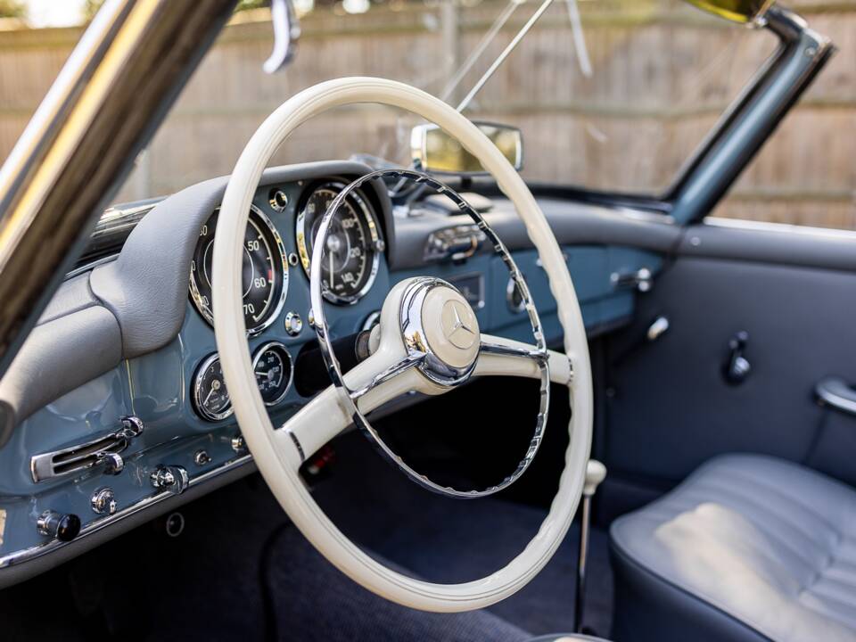 Image 46/56 of Mercedes-Benz 190 SL (1956)