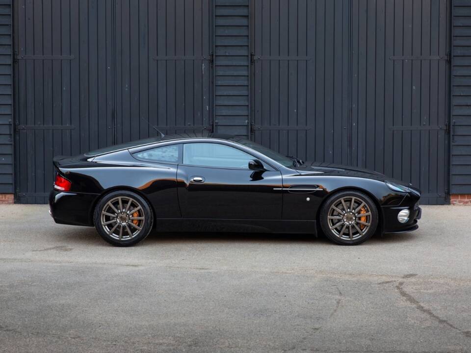 Image 65/75 of Aston Martin V12 Vanquish S (2007)
