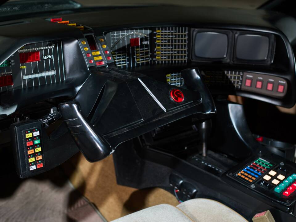Obraz 62/63 pojazdu Pontiac Firebird TransAm (1984)