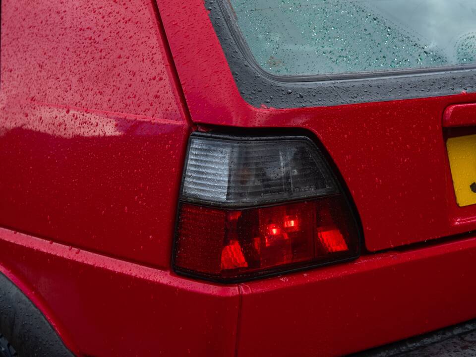 Image 13/50 de Volkswagen Golf III GTI 2.0 (1992)