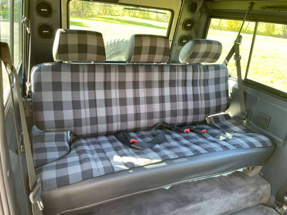 Image 26/39 of Mercedes-Benz 230 GE (SWB) (1986)