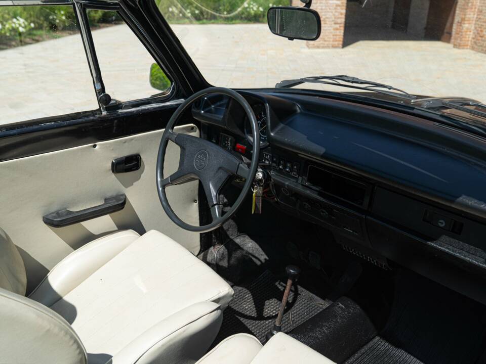 Image 29/50 of Volkswagen Beetle 1303 (1975)