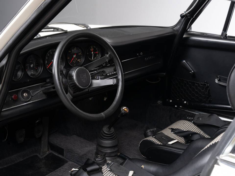 Image 13/26 of Porsche 911 2.2 S (1971)