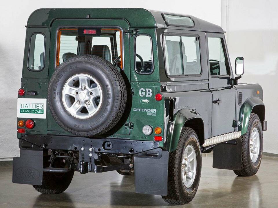 Bild 11/18 von Land Rover Defender 90 Td5 (2002)