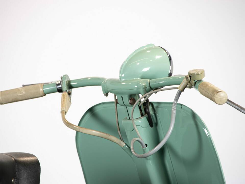 Immagine 11/50 di Piaggio Vespa 125 (1953)