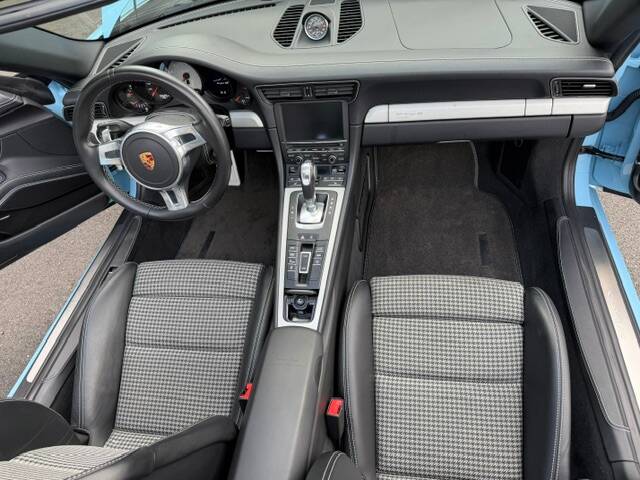 Image 13/29 of Porsche 911 Targa 4S (2015)