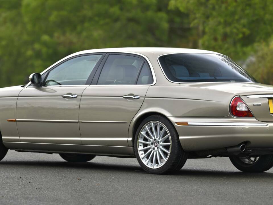 Afbeelding 14/50 van Jaguar XJ 8 4.2 (2003)