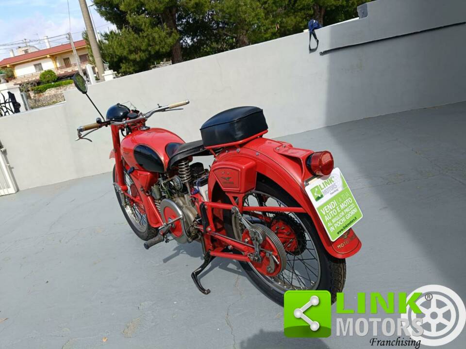 Image 9/10 of Moto Guzzi DUMMY (1960)