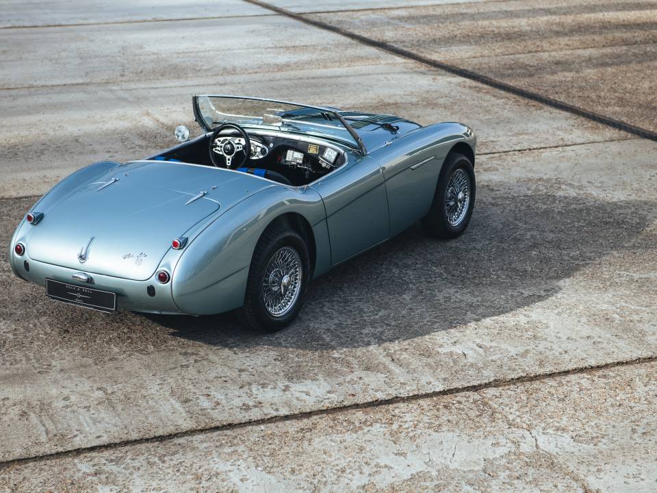 Image 12/37 of Austin-Healey 100&#x2F;4M (BN2) (1956)