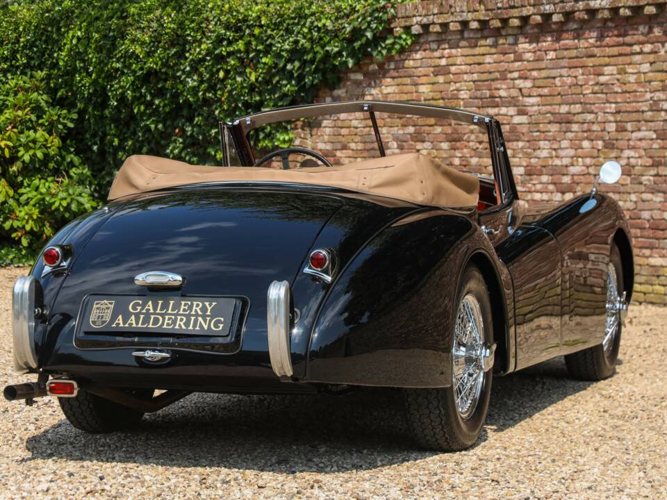 Immagine 49/50 di Jaguar XK 120 DHC (1953)