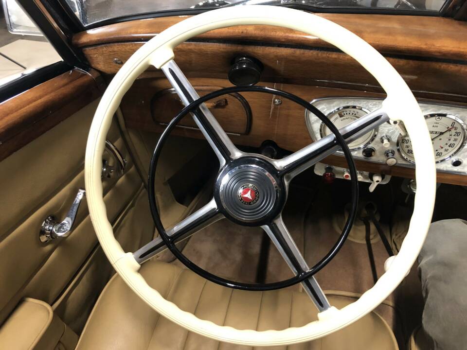 Image 33/38 of Mercedes-Benz 320 Cabriolet A (1938)
