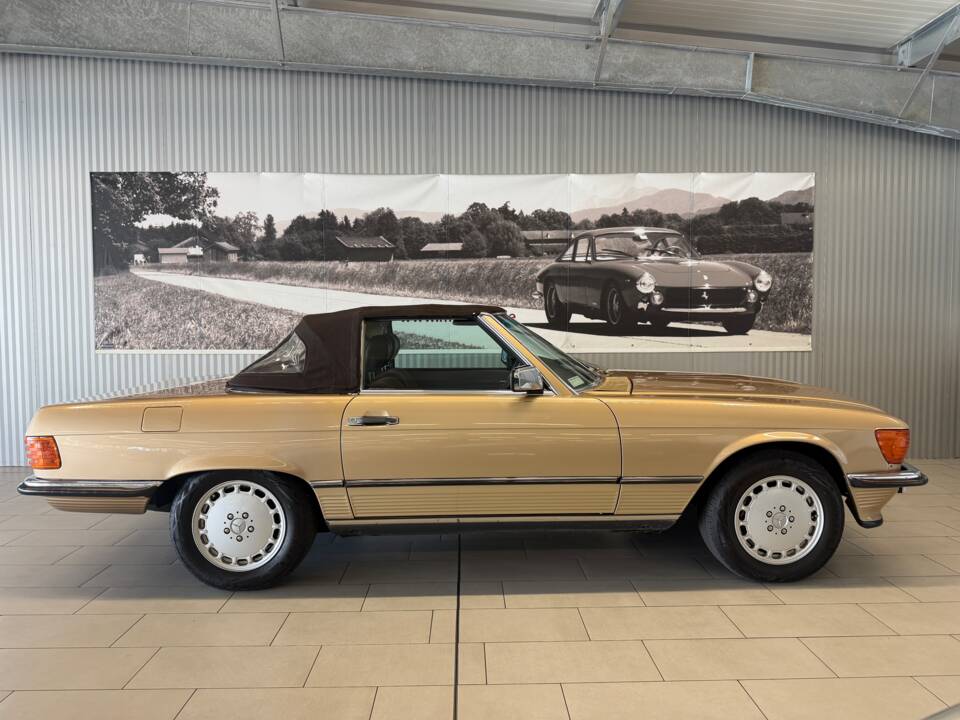 Image 8/18 of Mercedes-Benz 560 SL (1986)