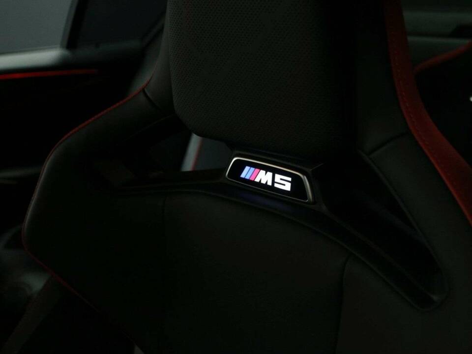 Image 16/50 of BMW M5 xDrive (2022)