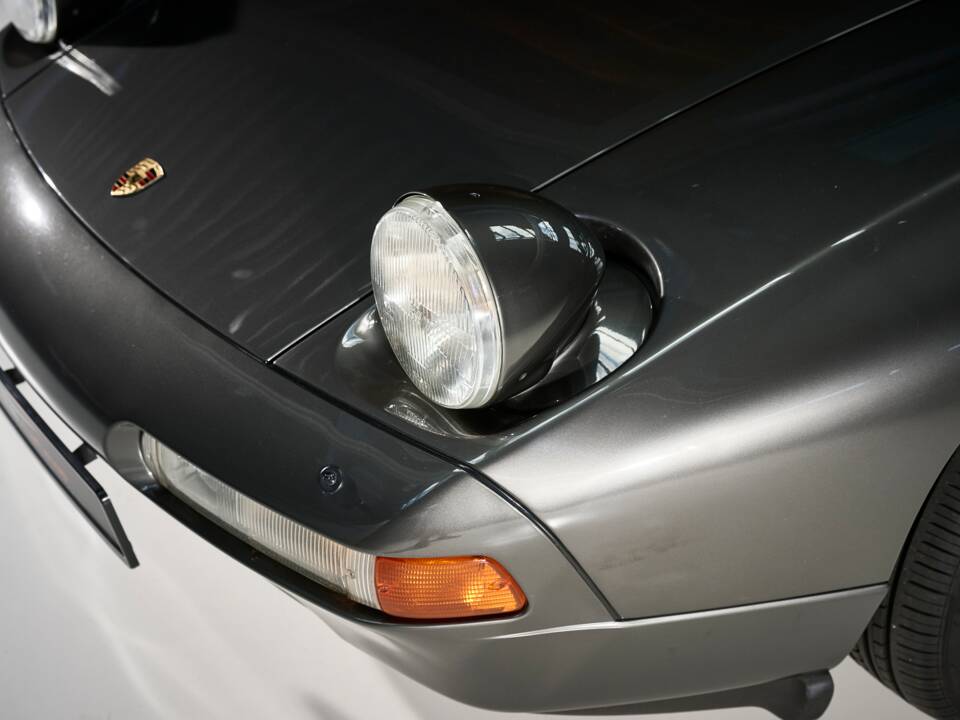 Afbeelding 40/42 van Porsche 928 S4 (1989)