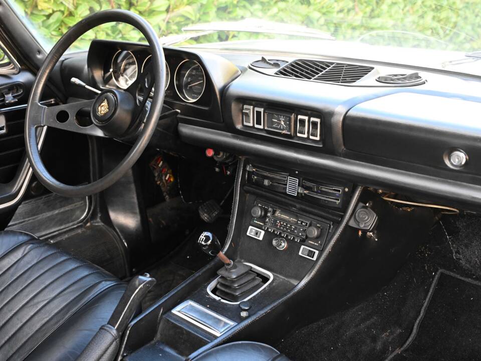 Image 4/50 of Peugeot 504 Coupé (1973)