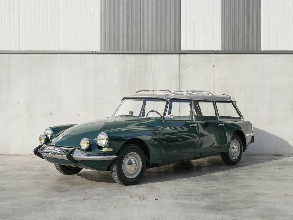Image 1/43 of Citroën ID 19 Break (1967)