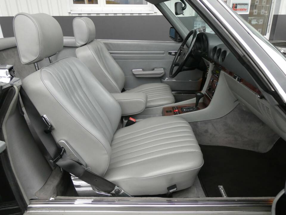 Immagine 13/24 di Mercedes-Benz 300 SL (1986)