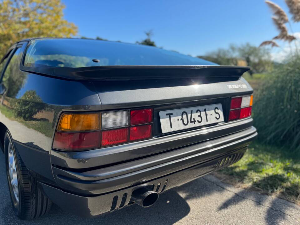 Image 15/35 of Porsche 924 S (1986)