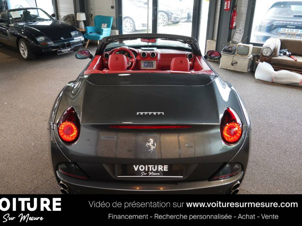 Imagen 8/39 de Ferrari California (2010)