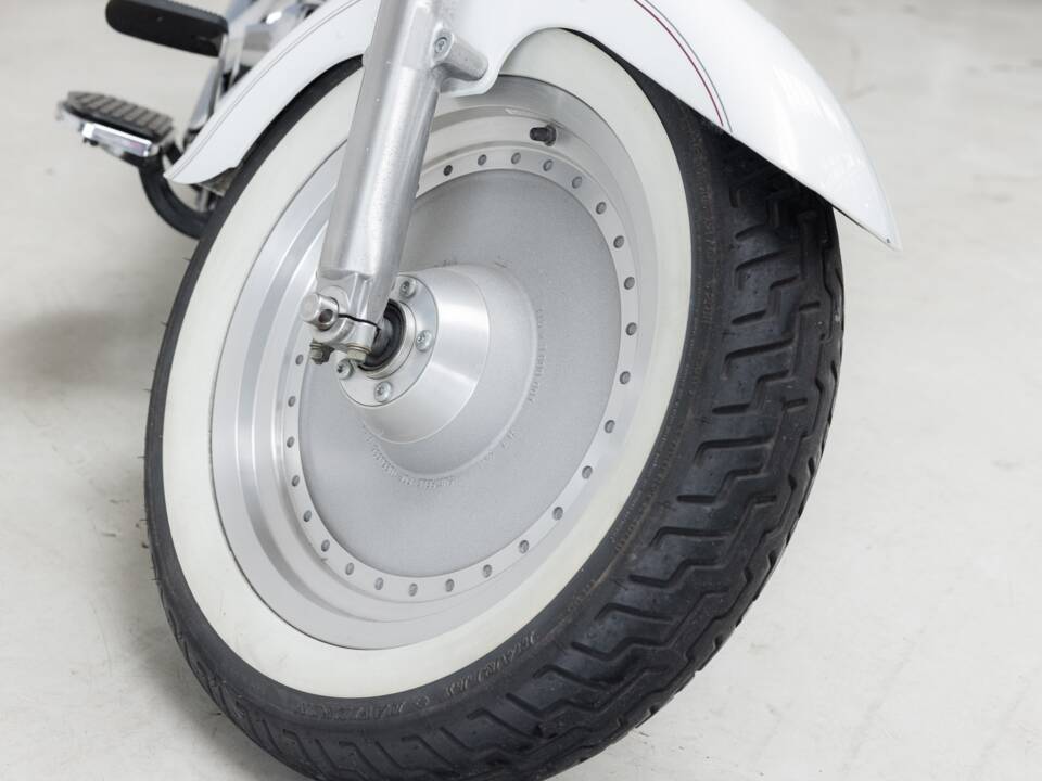 Image 16/34 of Harley-Davidson DUMMY (2002)