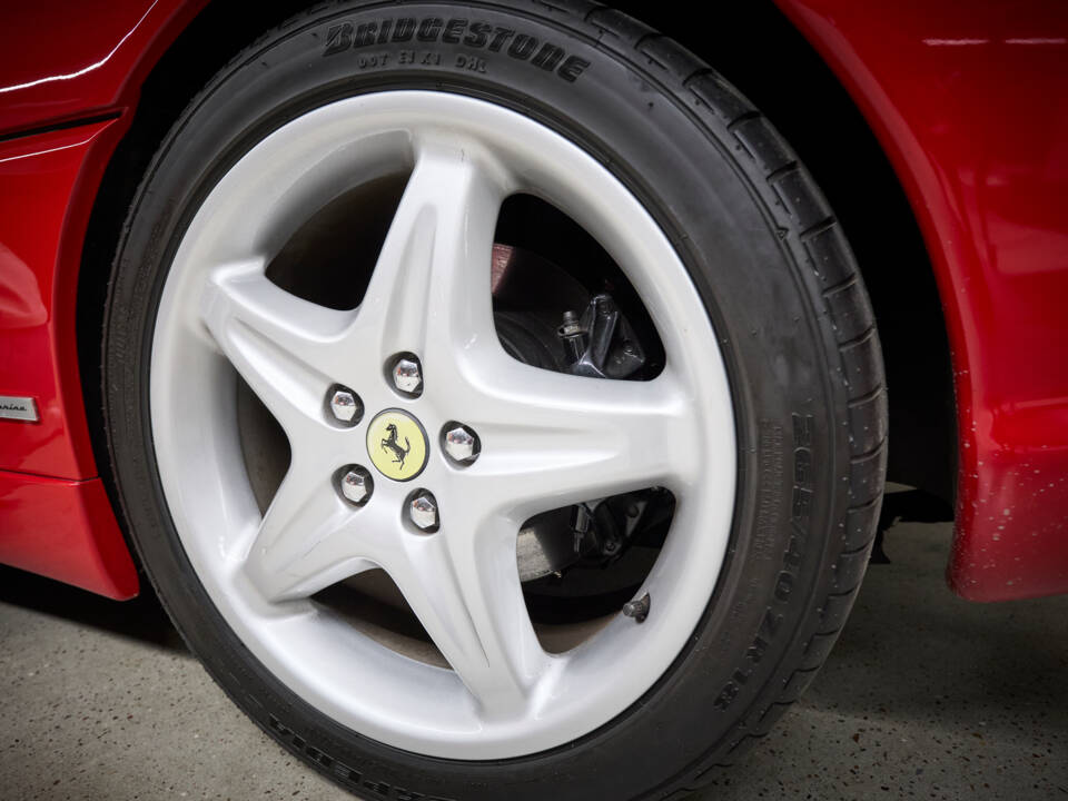 Image 34/99 of Ferrari F 355 Berlinetta (1997)