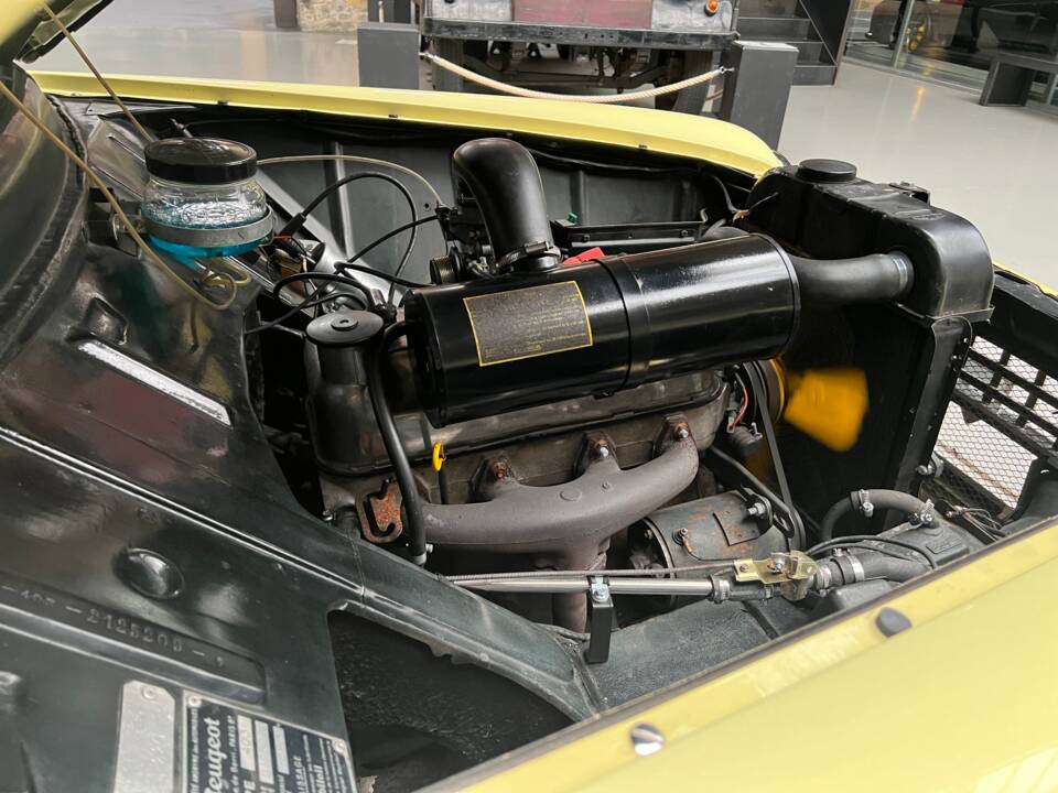 Bild 26/31 von Peugeot 403 Cabriolet (1957)