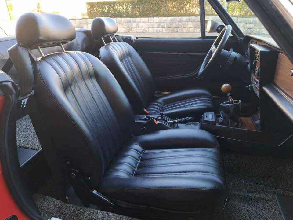 Image 10/24 de FIAT 124 Spider DS (1986)