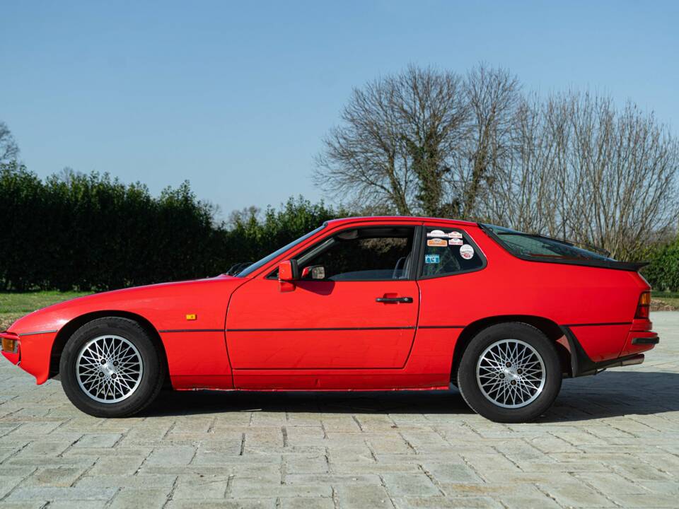 Image 6/50 of Porsche 924 (1983)