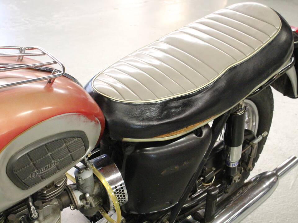 Afbeelding 12/17 van Triumph DUMMY (1968)