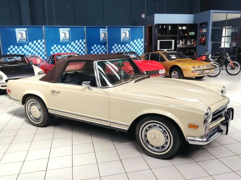 Image 10/58 de Mercedes-Benz 280 SL (1969)