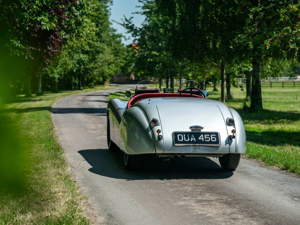 Image 6/50 of Jaguar XK 120 OTS (1951)