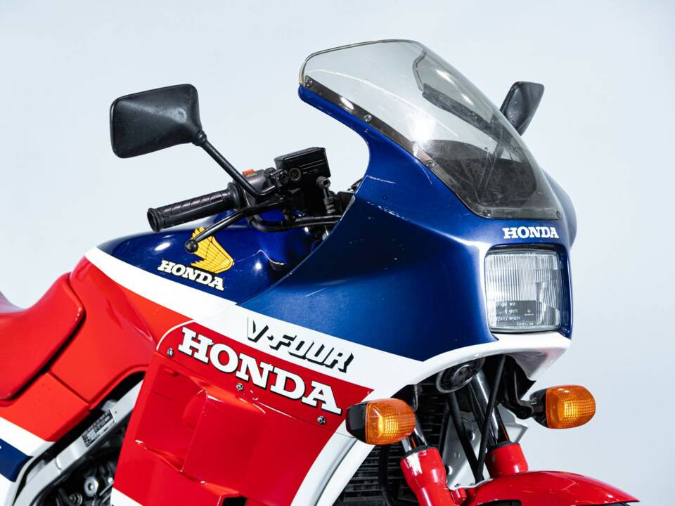 Immagine 41/50 di Honda VF 500 F (1986)