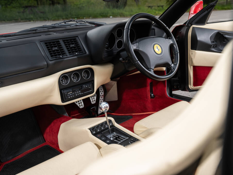 Immagine 15/50 di Ferrari F 355 GTS (1996)