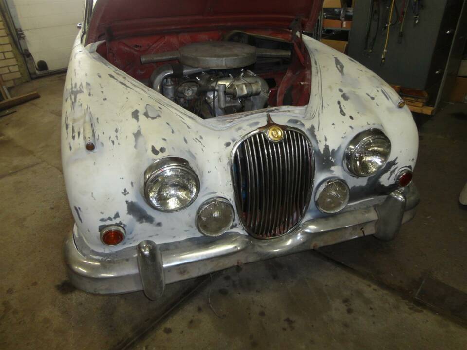Bild 27/32 von Jaguar 240 (1968)
