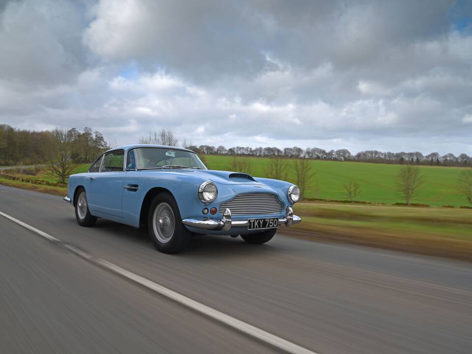 Image 54/56 of Aston Martin DB 4 (1960)