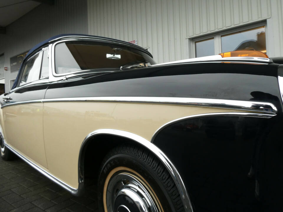 Image 23/27 of Mercedes-Benz 220 S Cabriolet (1957)