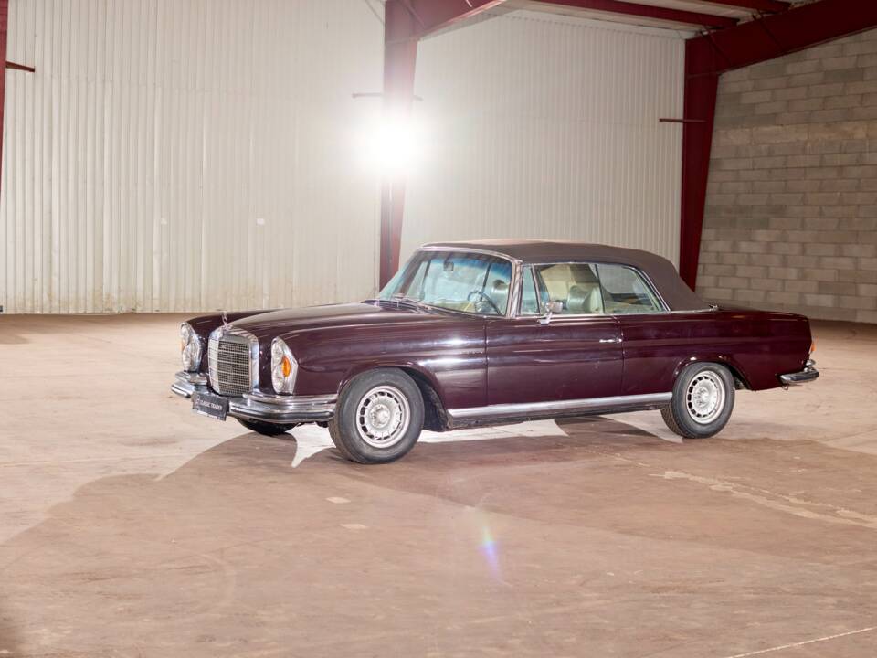 Bild 17/47 von Mercedes-Benz 280 SE (1970)
